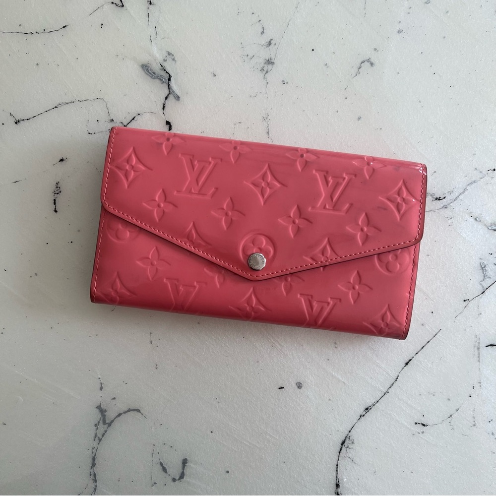 Louis Vuitton Sarah Wallet Monogram Vernis Coral Pink